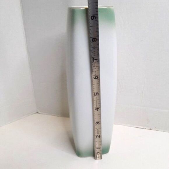 Vintage Toyo Botan Japan Porcelain Green Flower Flying Bird Motif Vase - Picture 8 of 10